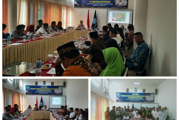 RAPAT KERJA PROGRAM PEMBERDAYAAN MASYARAKAT ANTI NARKOBA DI LINGKUNGAN MASYARAKAT OKU TIMUR